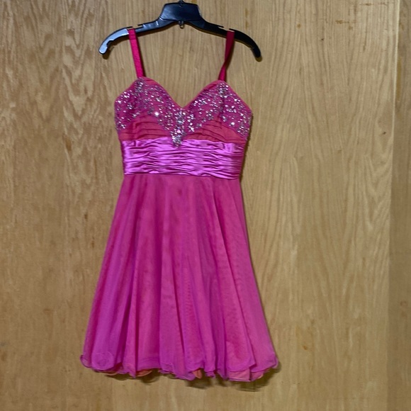 Pink fun midi cocktail dress - Picture 1 of 6